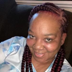 Meet your Posher, Yolanda